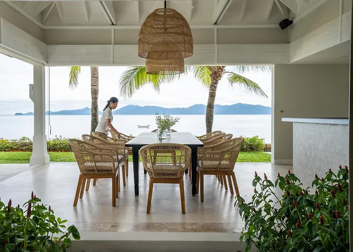 Miskawaan Beachfront Villas