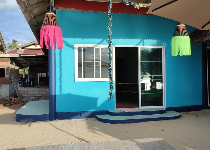 Flower Apartment On The Beach
