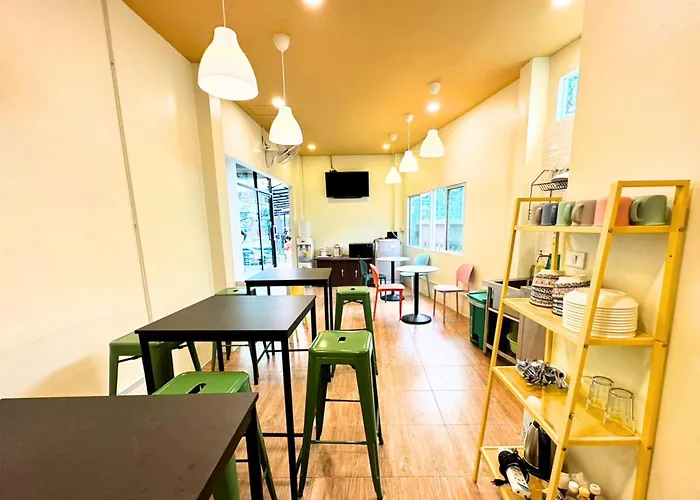 Sleepy Station Hostel