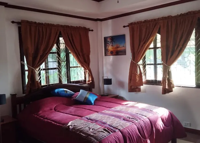 Luxury Front Sea Private Villa, 3 Bedroom On The Bang Po Beach Maenam ,Ko Samui