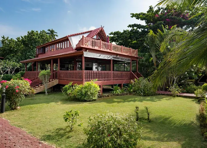 Beachfront Villa, Bang Po
