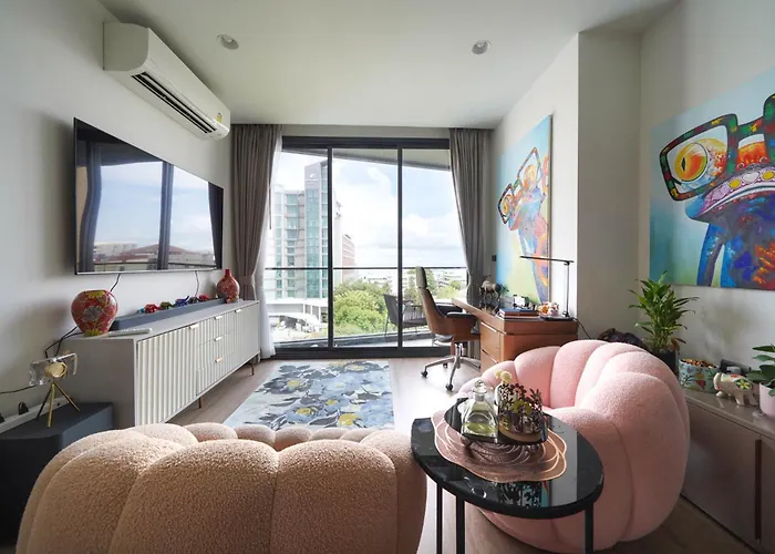 Edge Central Pattaya 2Bdrm Balcony Ocean View