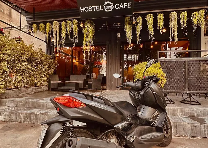 Hostel Friends Station & Cafe