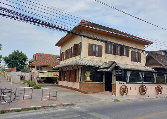 Ban Thong U, The Landmark