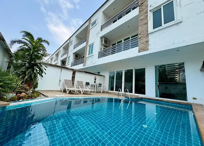 Hidden Palm Pool Villas