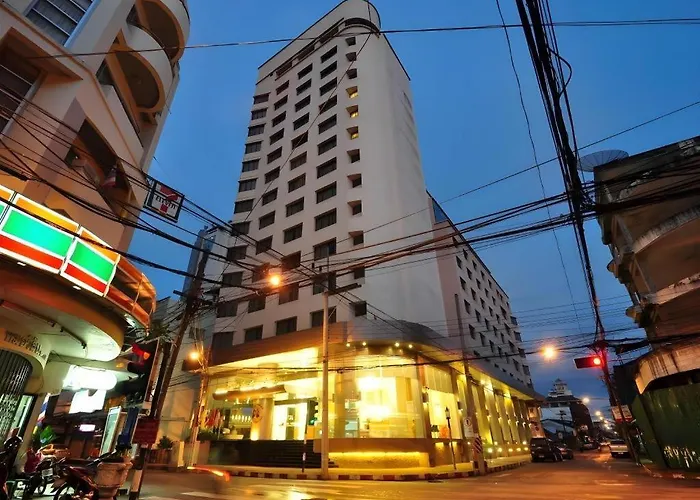 Mayflower Grande Hotel