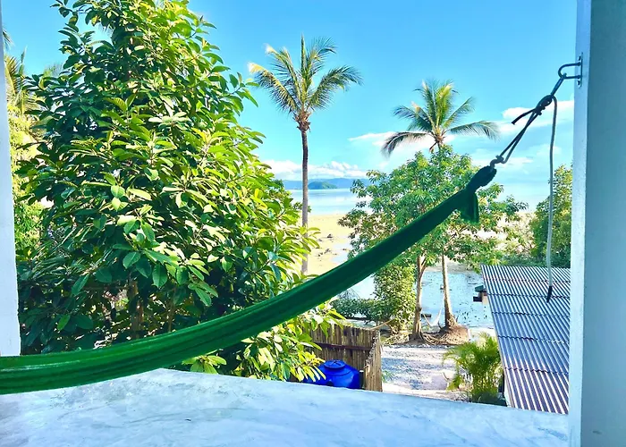 Cozy Seaview Beach Studio