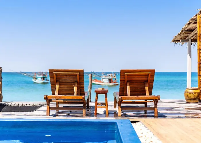 Seasalt Beachfront Holiday Home, Private Pool, 2 Bedroom House