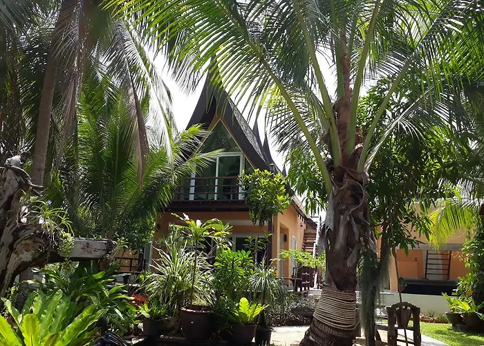 Halfmoon House