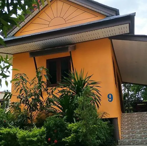 Baan Mek Lom