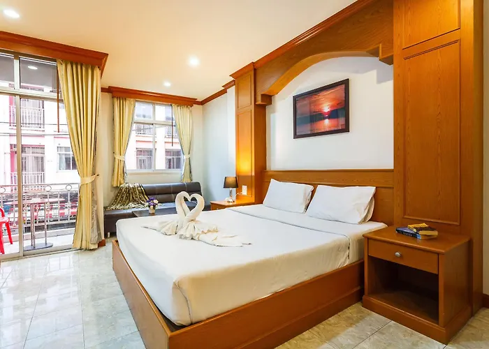 Oyo 739 Presley Guesthouse Phuket