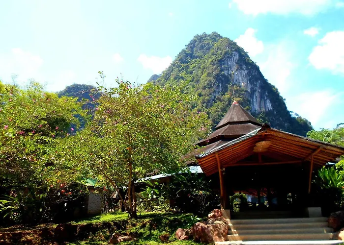 The Cliff & River Jungle Resort