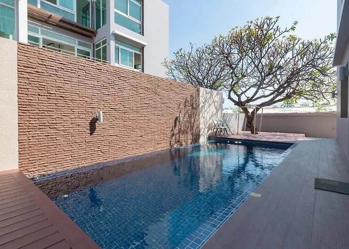 Golden Sea Pool Villa