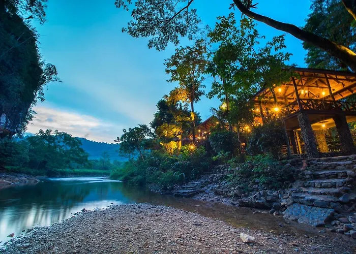 Art\'S Riverview Lodge