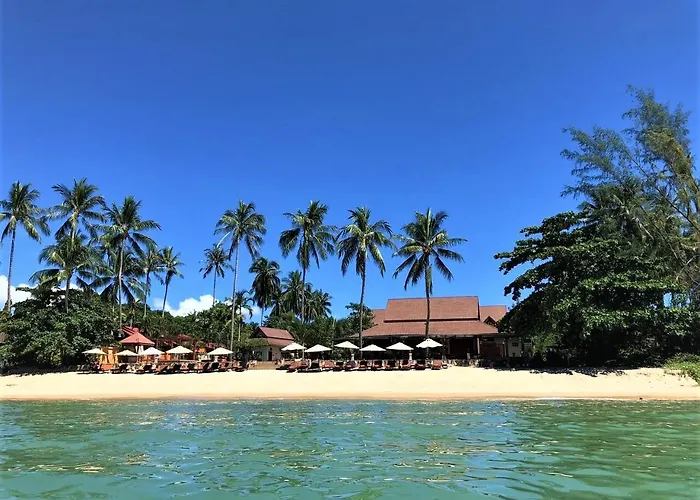 Kanok Buri Resort