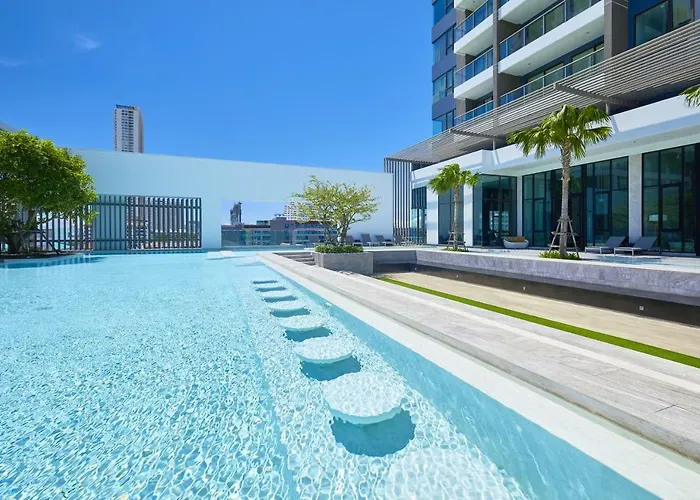 Kuno - 2Br, Beachfront Jomtien
