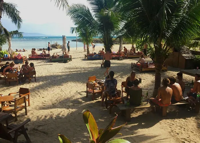 Baan Tai Backpackers