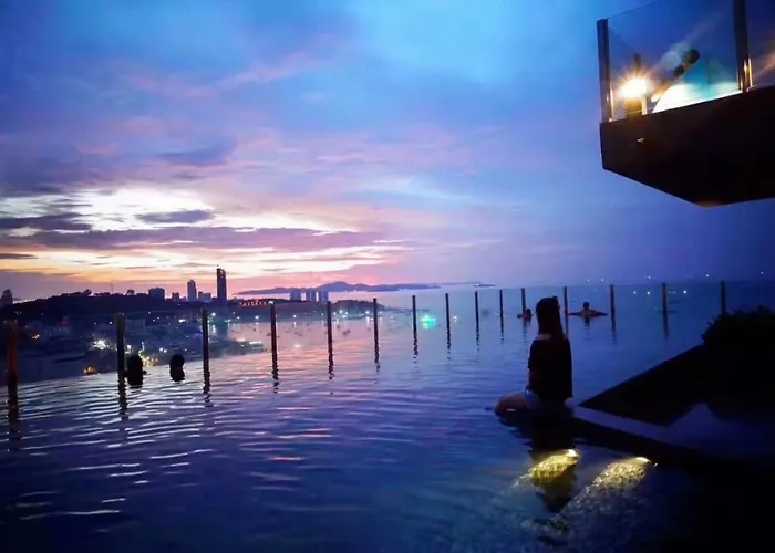Pattaya Center Seascape Apartment