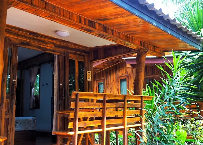 Baansuan Resort