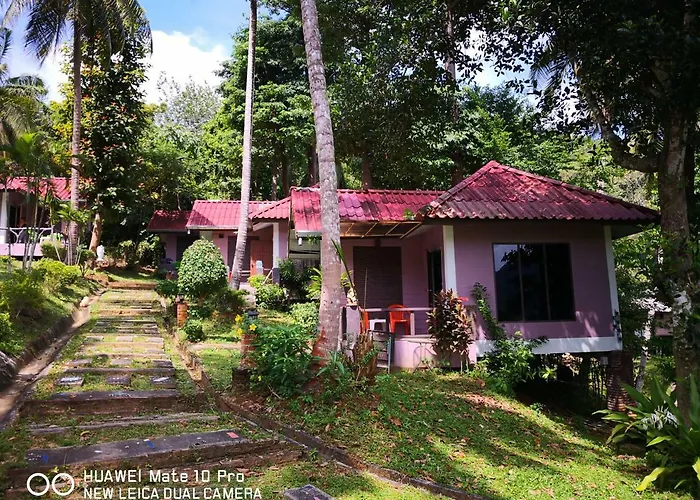 Fullmoon House & Resort