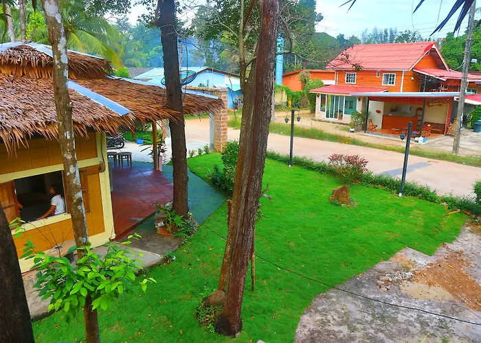 Lanta Smile Resort @Long Beach