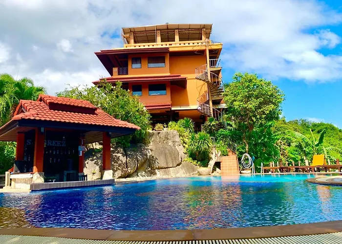 Sea Breeze Resort - Sha Plus