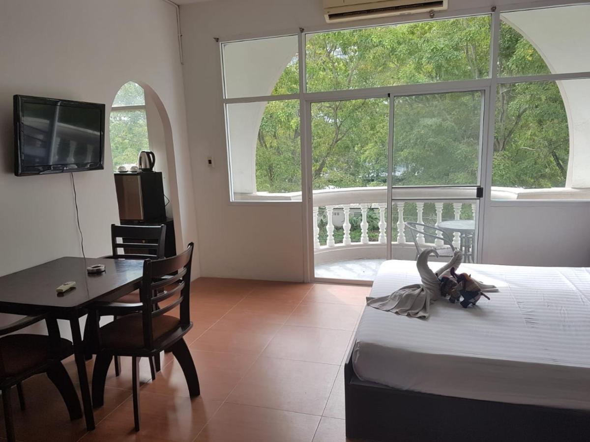 Hotel Doubleshot Jomtien 3*