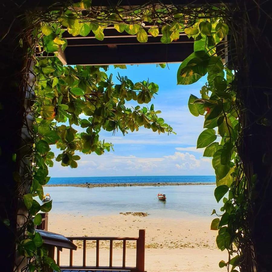 Salad Hut Salad Beach