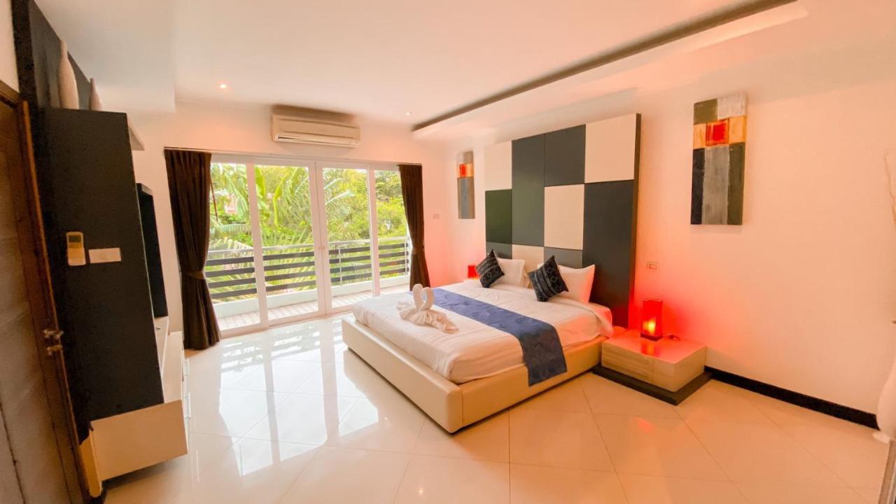 Hidden Palm Pool Villa