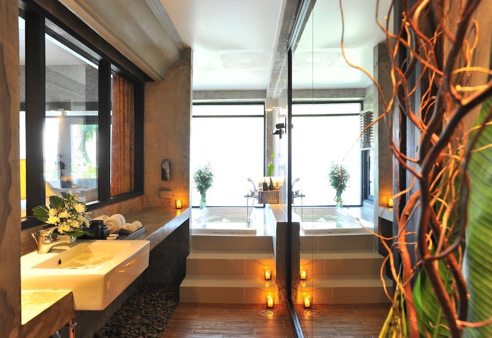 Hotel The Dewa 4*