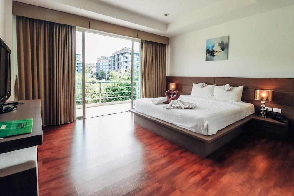 Bangtao Tropical And 4* Praia de Bang Tao