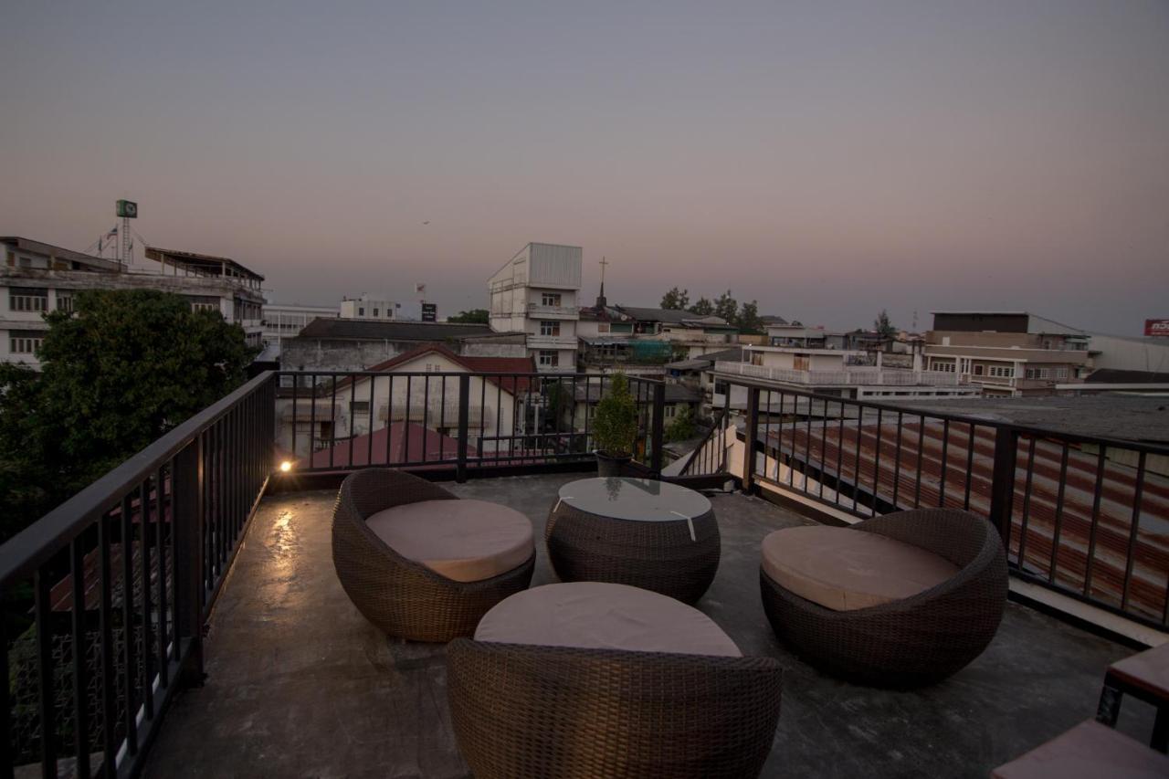 Suree House Hostel *