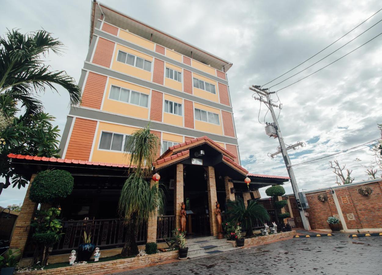 Iyara Hotel 3*