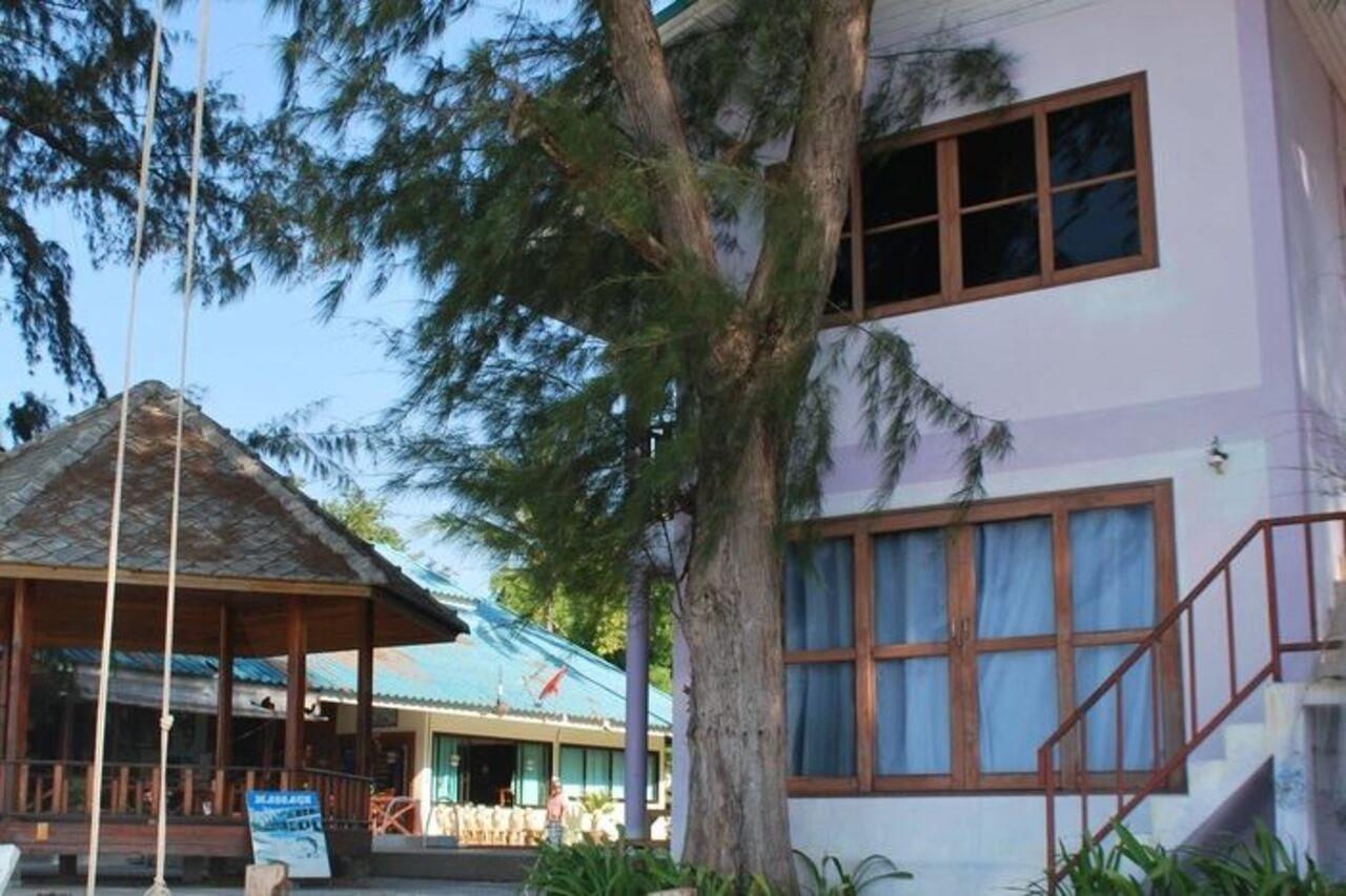 Siraya Beachfront Resort