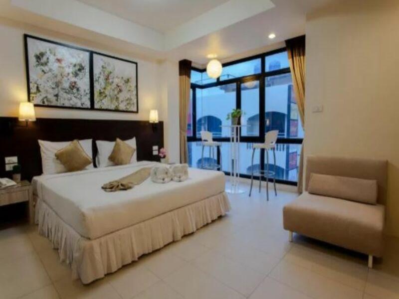Hotel @ White
