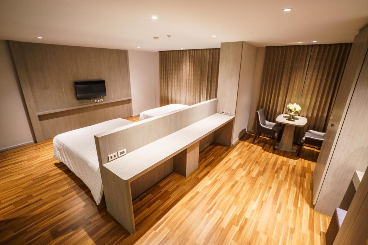 Hotel New Season Square