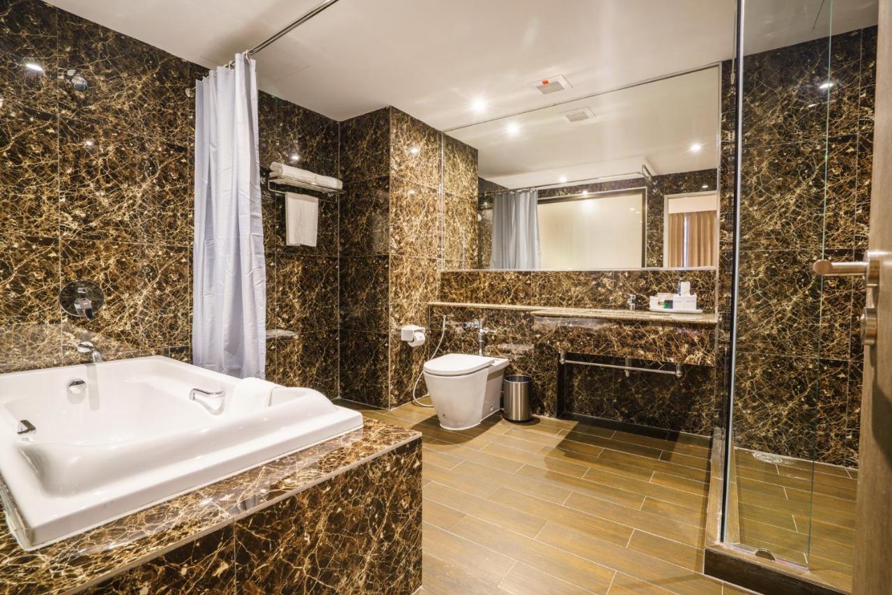 New Season Square 4* Hat Yai