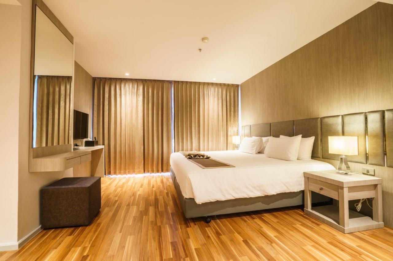 Hotel New Season Square