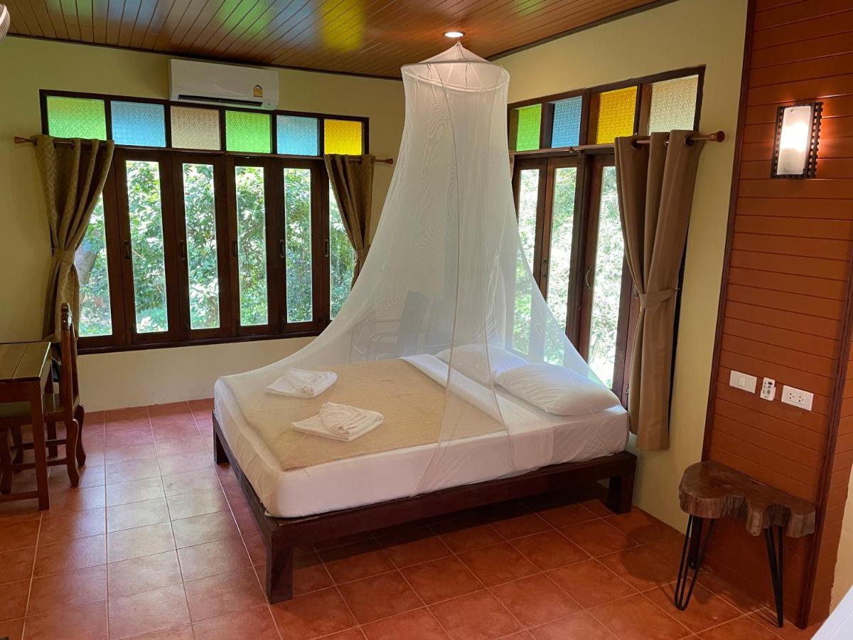 Art's Riverview Khao Sok National Park