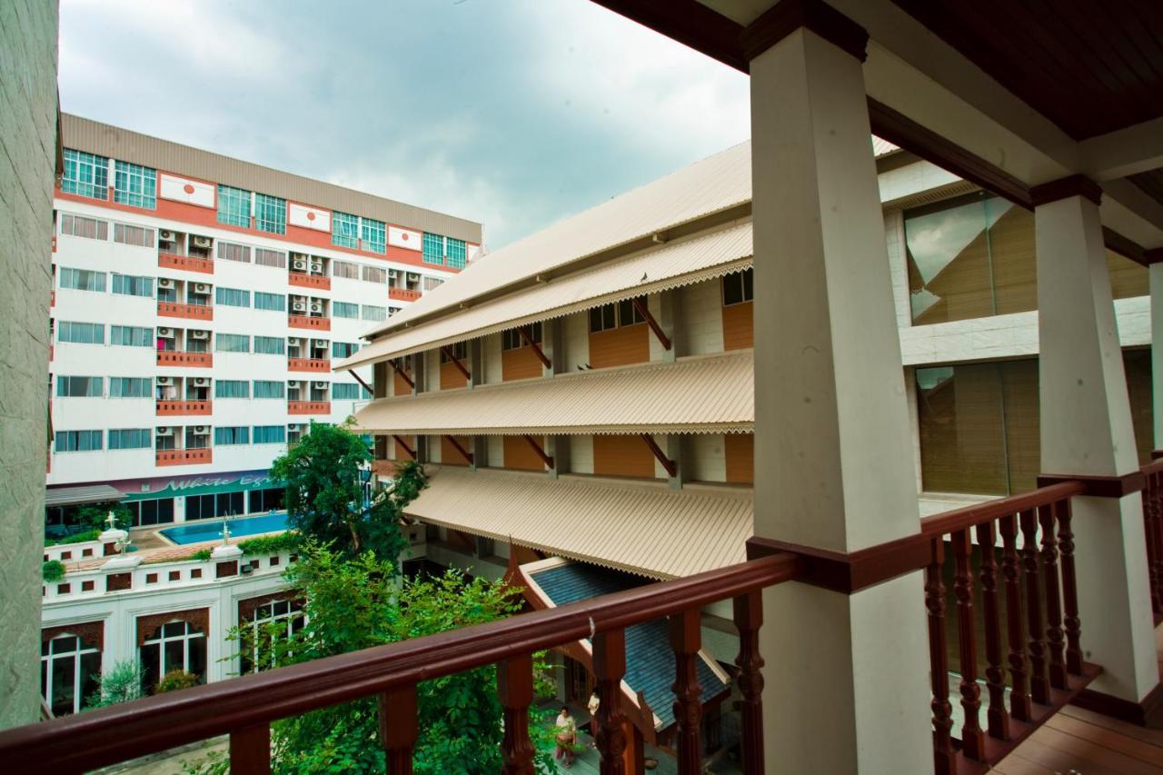 Jolly & Thapra Hotel 3*