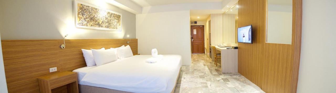 Hotel Jolly & Thapra 3*