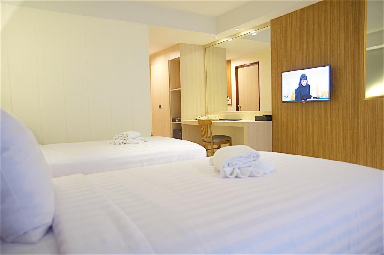 Hotel Jolly & Thapra 3*