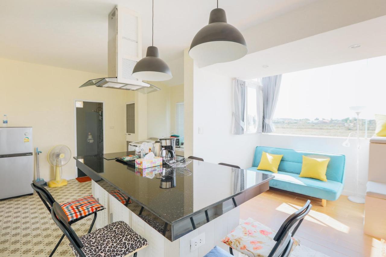 Glass House, Mountain View, Near Airport-city Holiday home *
