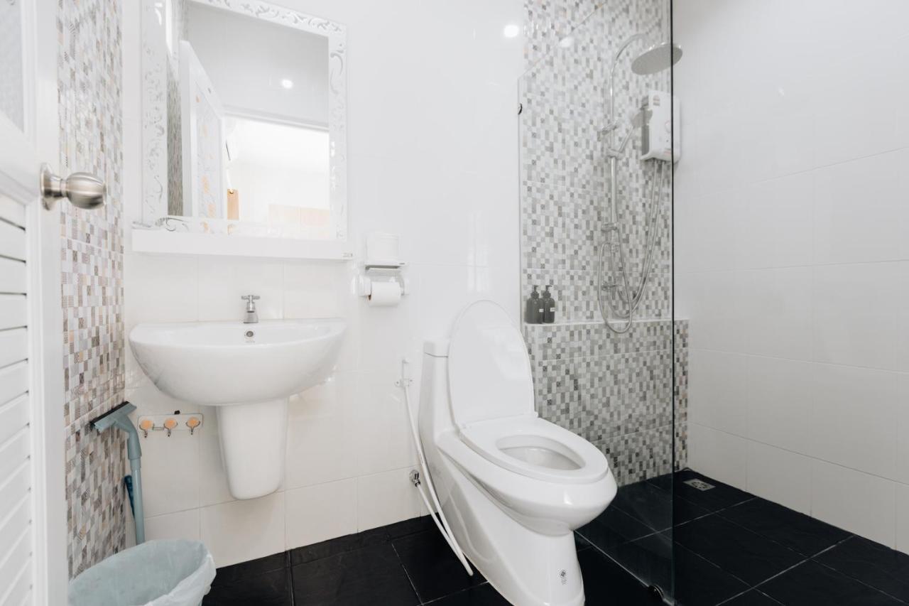 Glass House, Mountain View, Near Airport-city *
