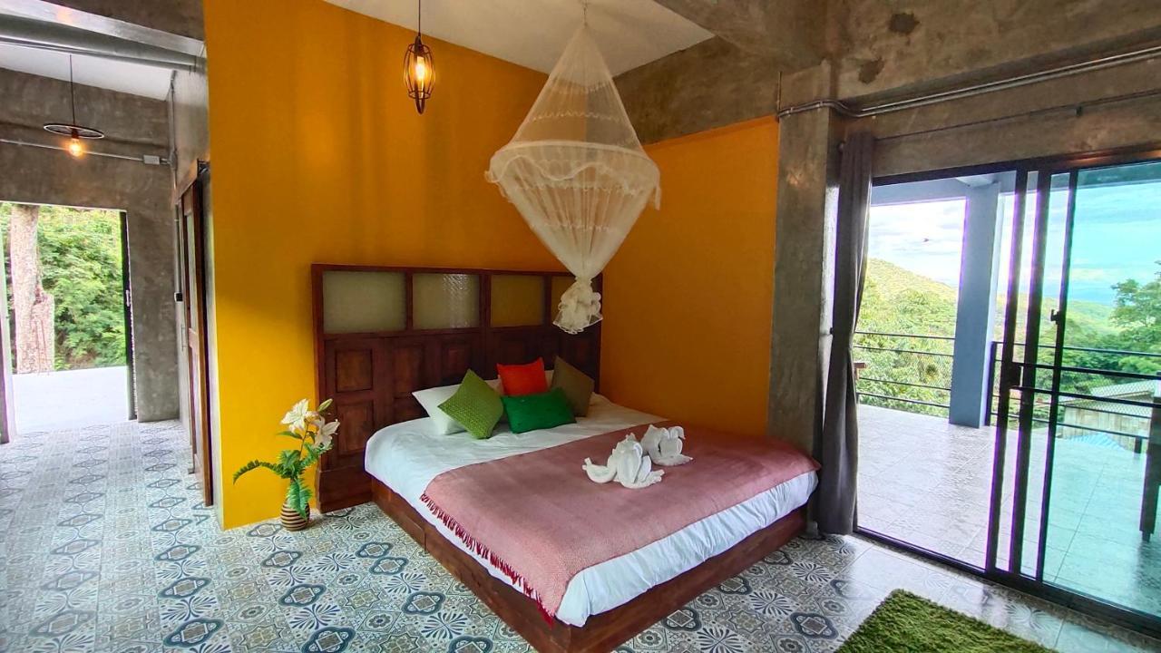 บ้านภูคำฟ้า ดอยปู่ไข่ Baan Phu Kham Fah Hotel 4*