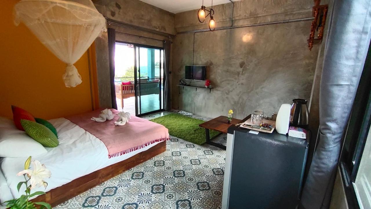Hotel บ้านภูคำฟ้า ดอยปู่ไข่ Baan Phu Kham Fah Chiang Rai