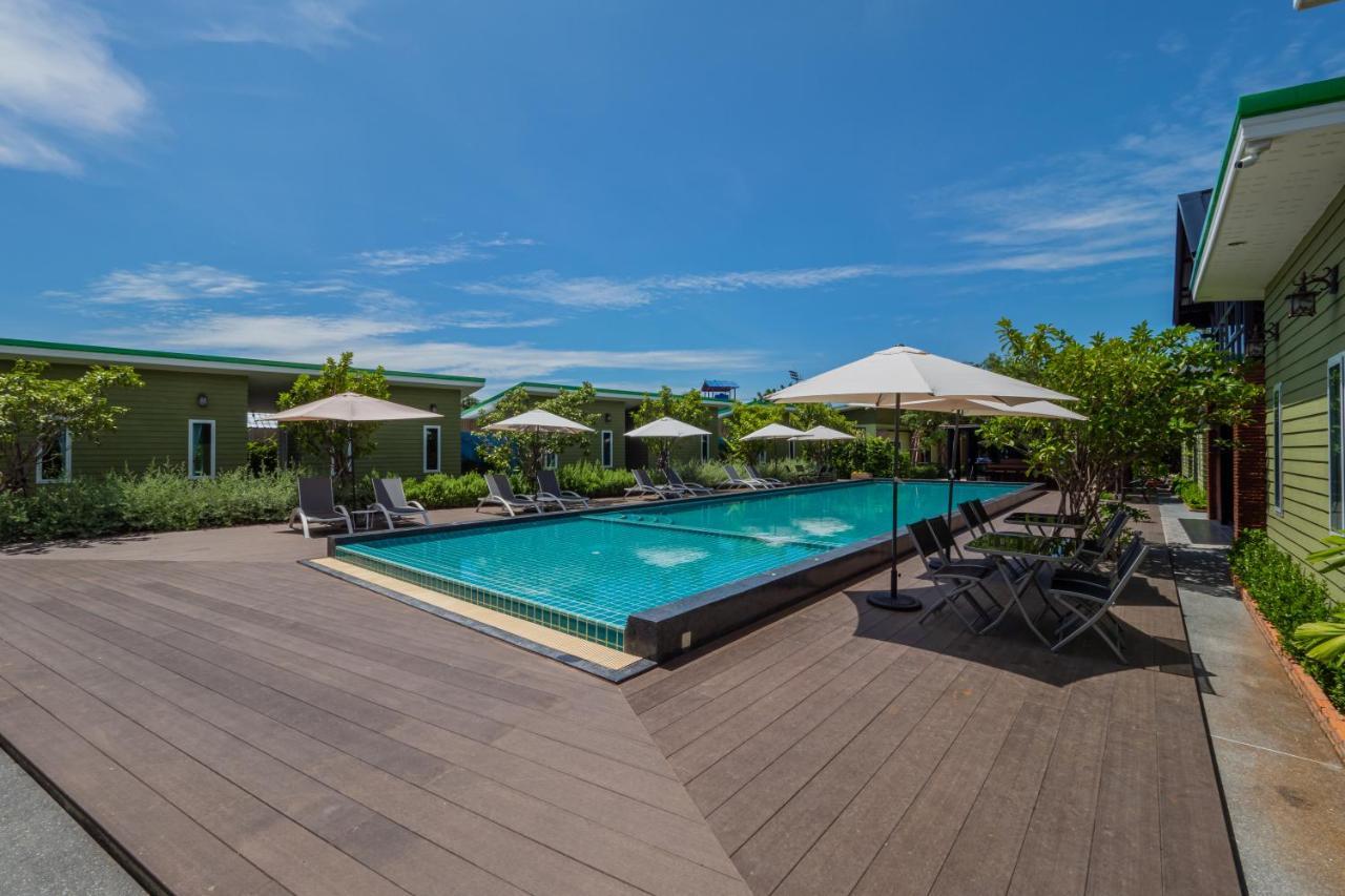 Resort Sky Hip - Sha Certified