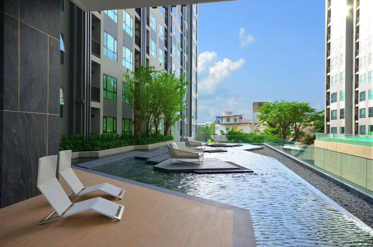 The Base Seaview Apartment