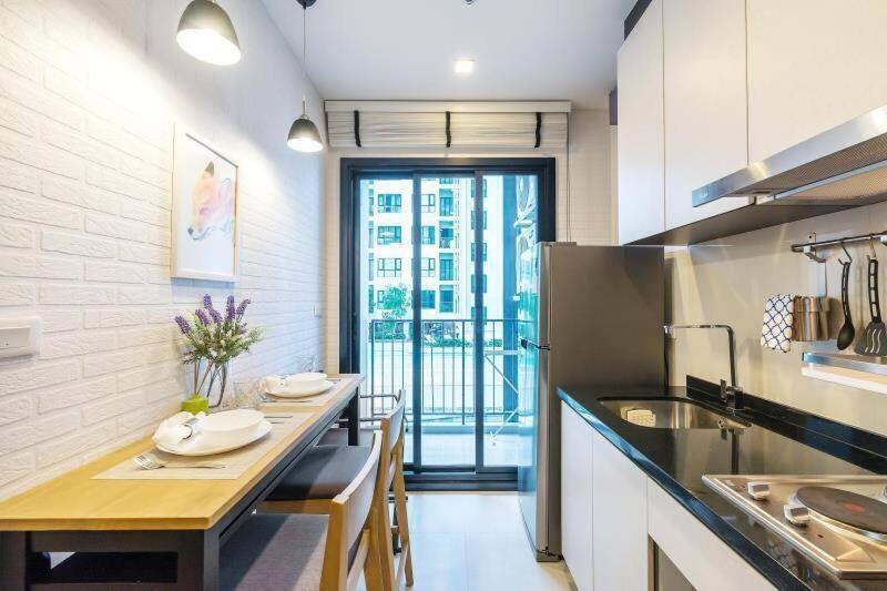 The Base Seaview Apartment *