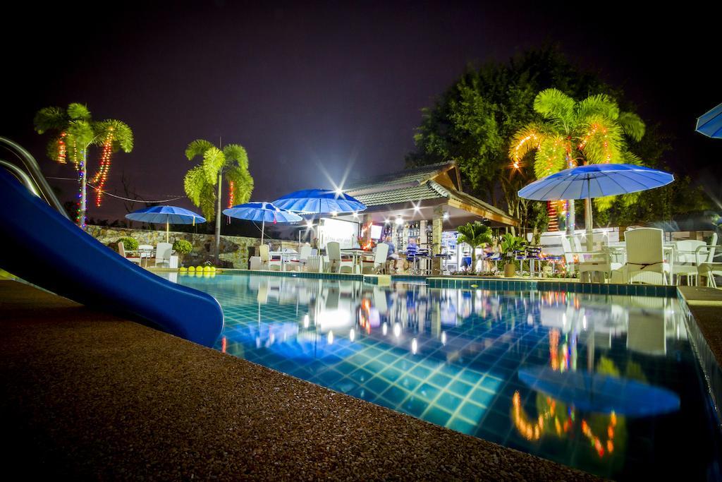 Hotel Baan Tong Tong 2*